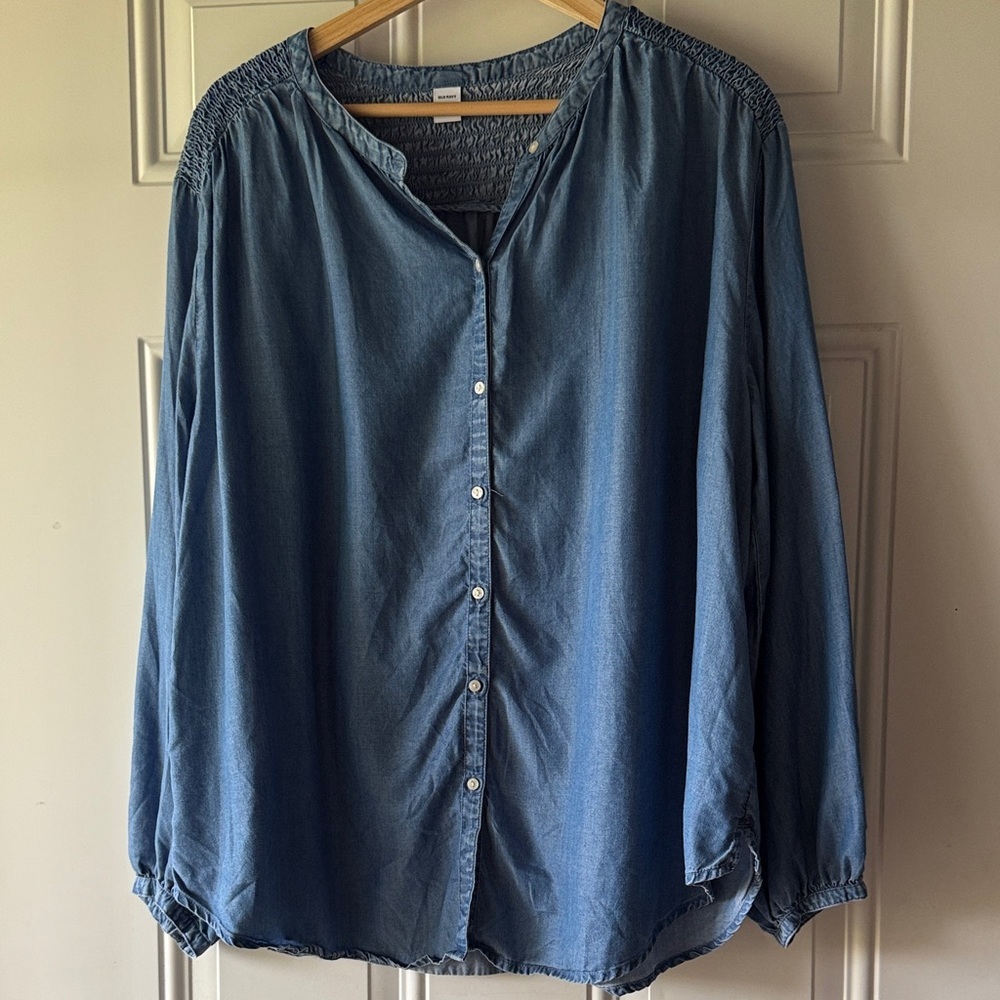 Old Navy chambray peasant style top